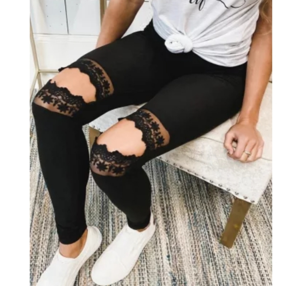 ♥️New boutique cut out lace leggings - Picture 4 of 12